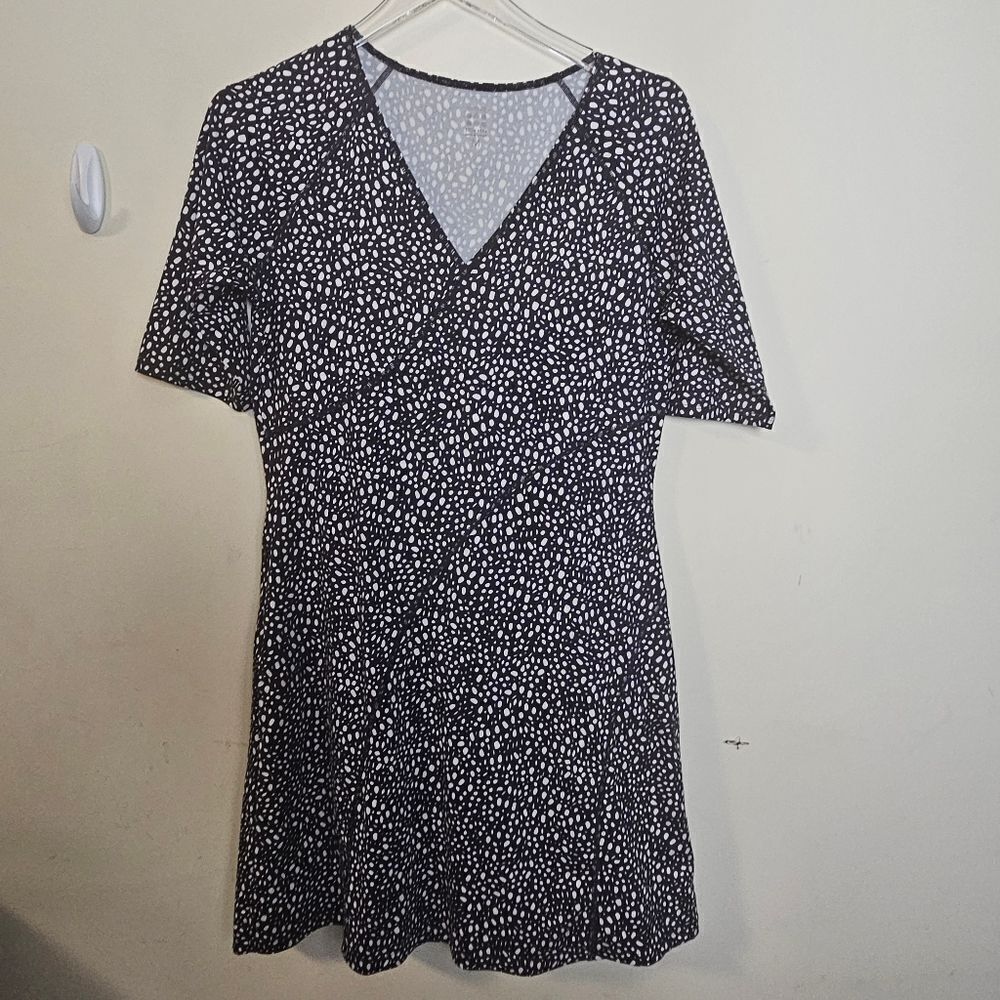 Title Nine Dress Women M Black White Speckled Dot Sayonara 3/4 Sleeve V-Neck
